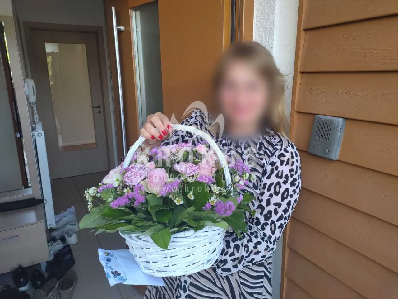 Ziedu piegāde Latvia Piņķi (krūmrozesrozā rozesneļķeswaxflowerstaticesalal (goltjēra))