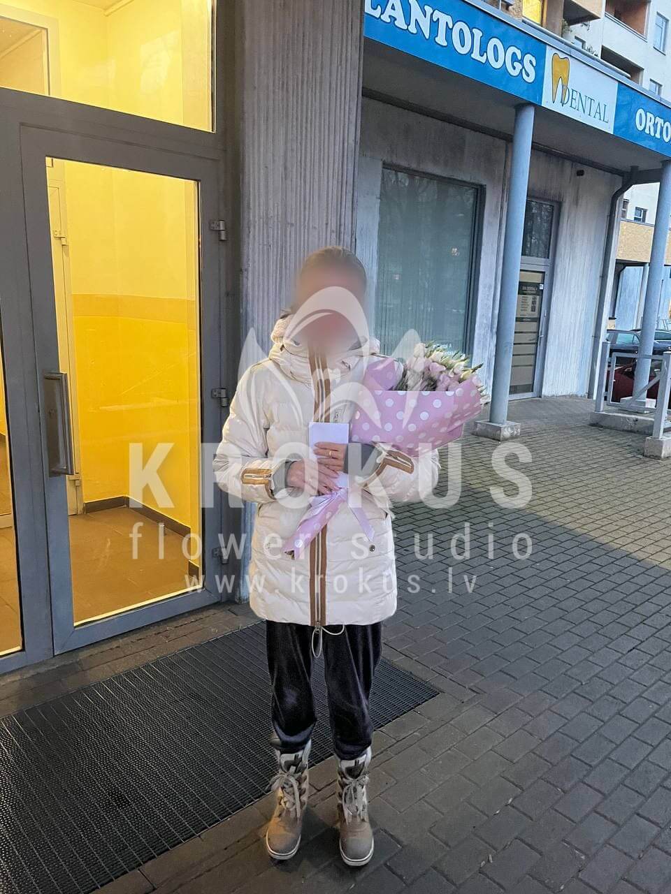 Deliver flowers to Rīga (lisianthuses (eustoma))