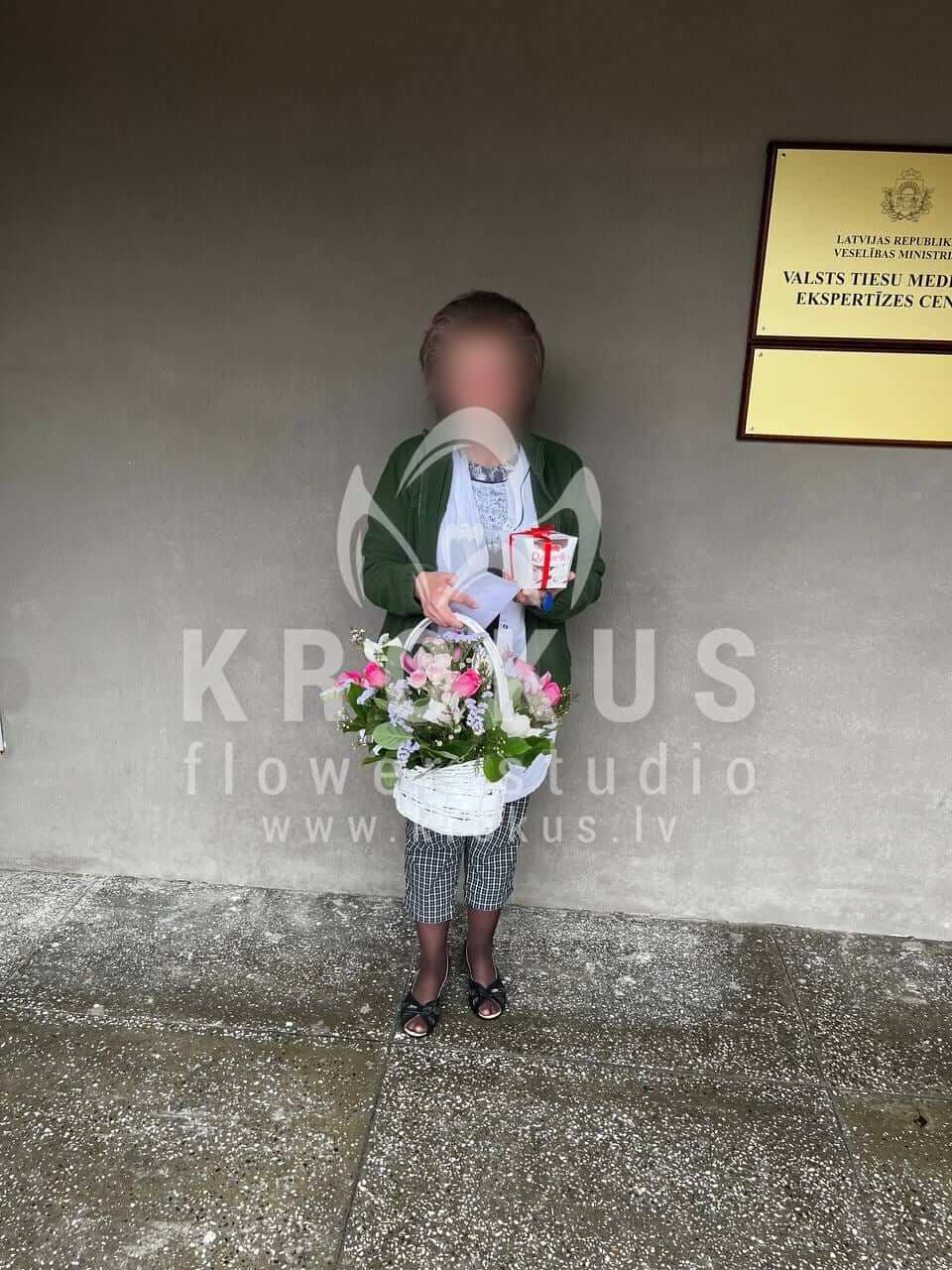 Доставка цветов в город Рига (кустовые розырозовые розыорхидеиваксфлауэрстатицасалал)