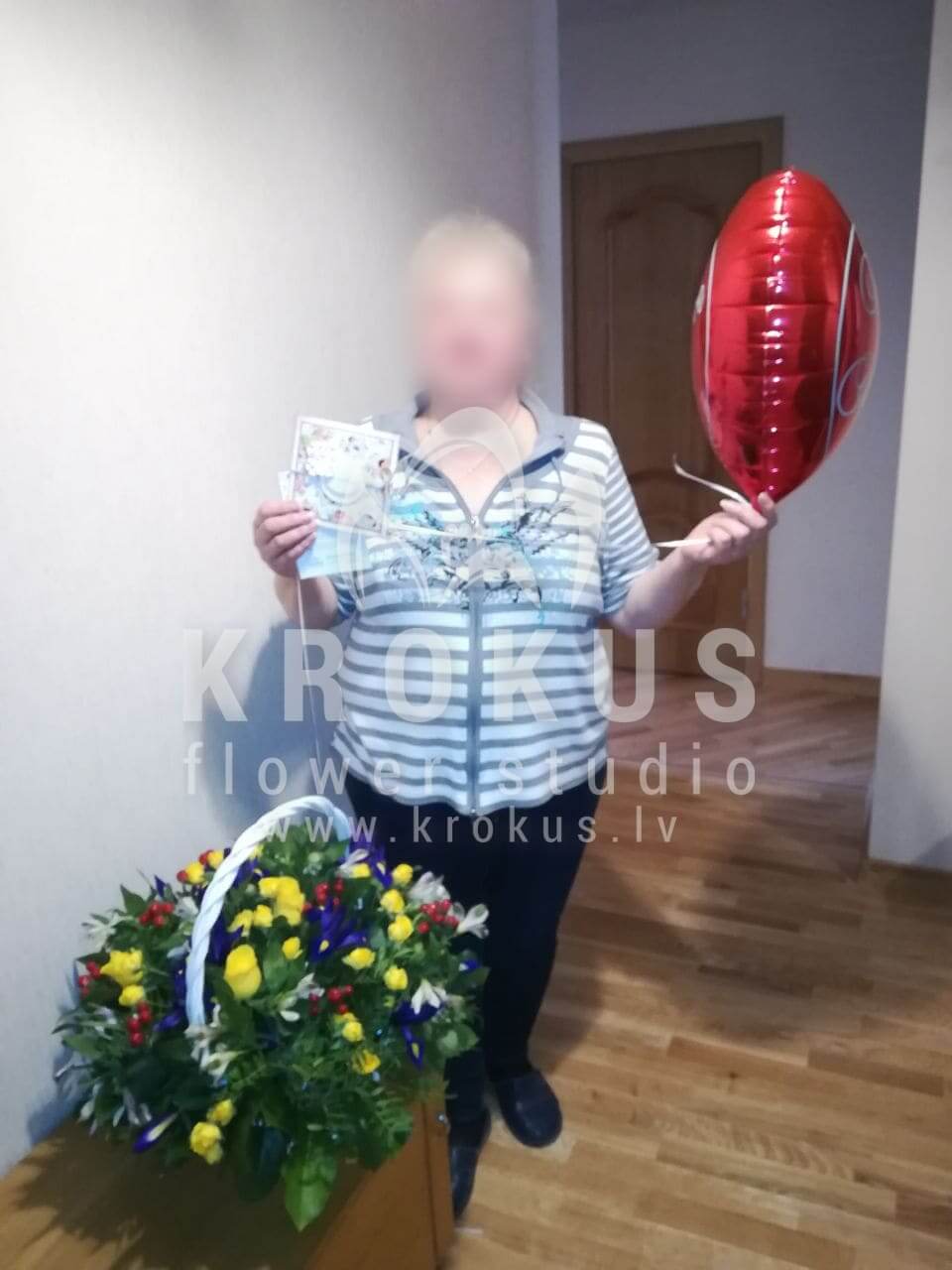 Deliver flowers to Rīga (fernirisesalstroemeriahypericumyellow rosessalal)