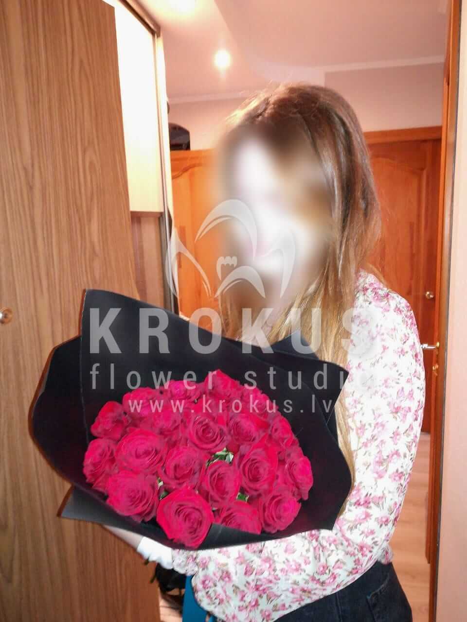 Deliver flowers to Rīga (red roses)