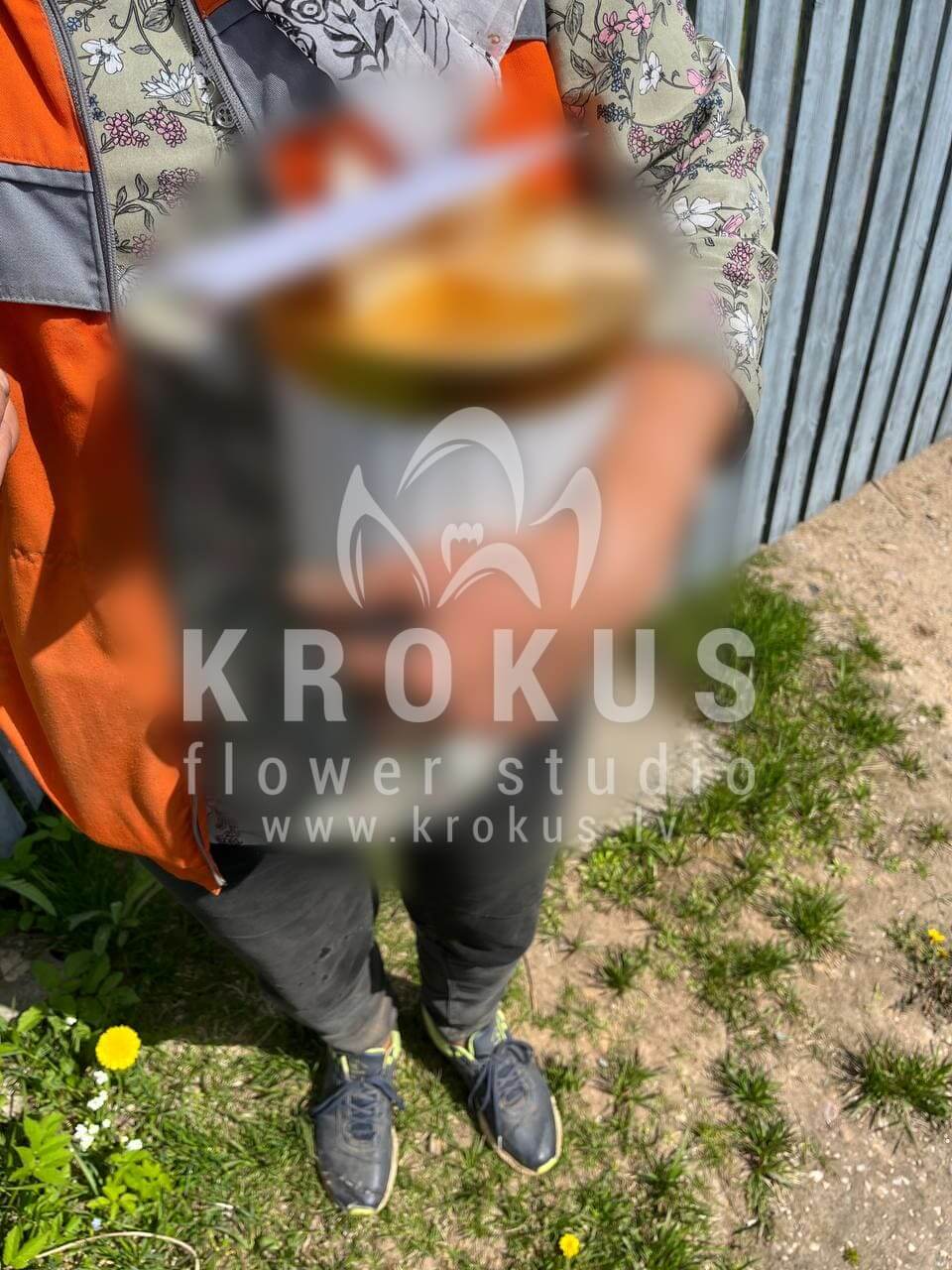 Deliver flowers to Vecumnieki (box)