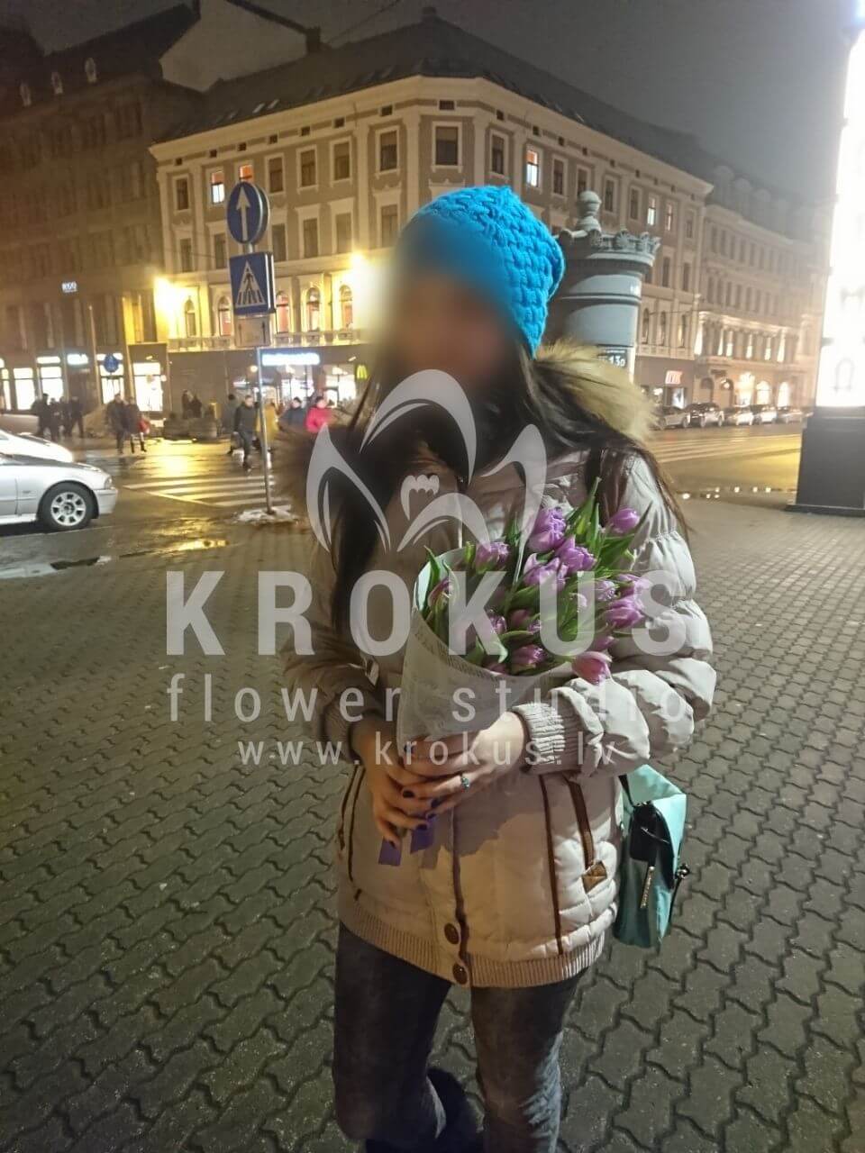 Deliver flowers to Rīga (shrub rosespink rosesclovesalstroemeriawaxflowerhydrangeasgum tree)