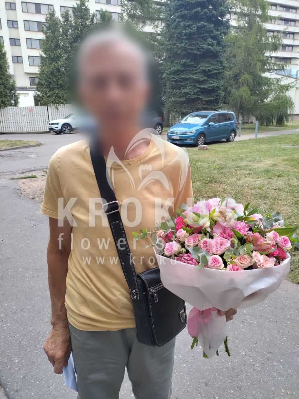 Доставка цветов в город Рига (целозиярозовые розыбувардияэвкалиптгортензии)