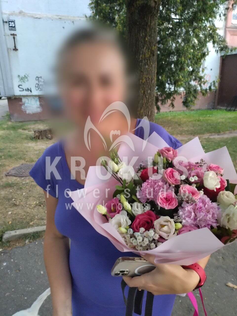 Deliver flowers to Rīga (shrub rosespink rosestulipsgypsophilaruscusveronicalisianthuses (eustoma))