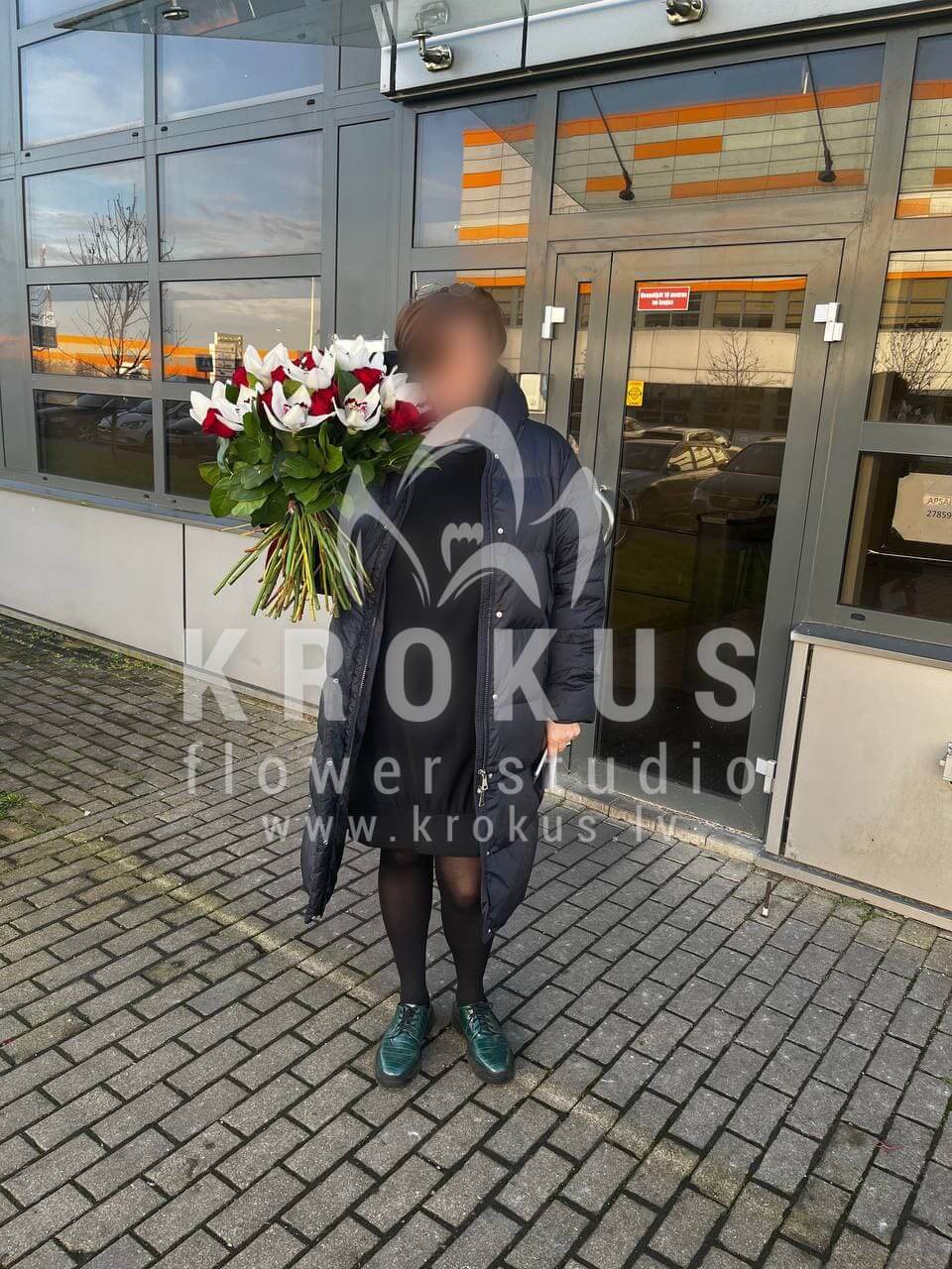 Доставка цветов в город Lielvārži (орхидеисалалкрасные розы)