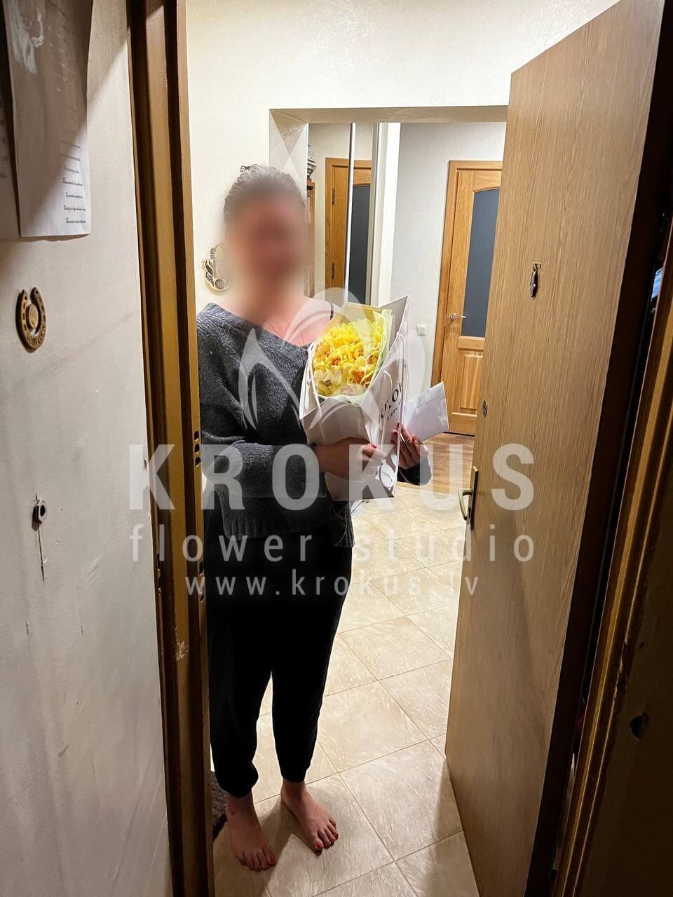 Deliver flowers to Rīga (daffodil)