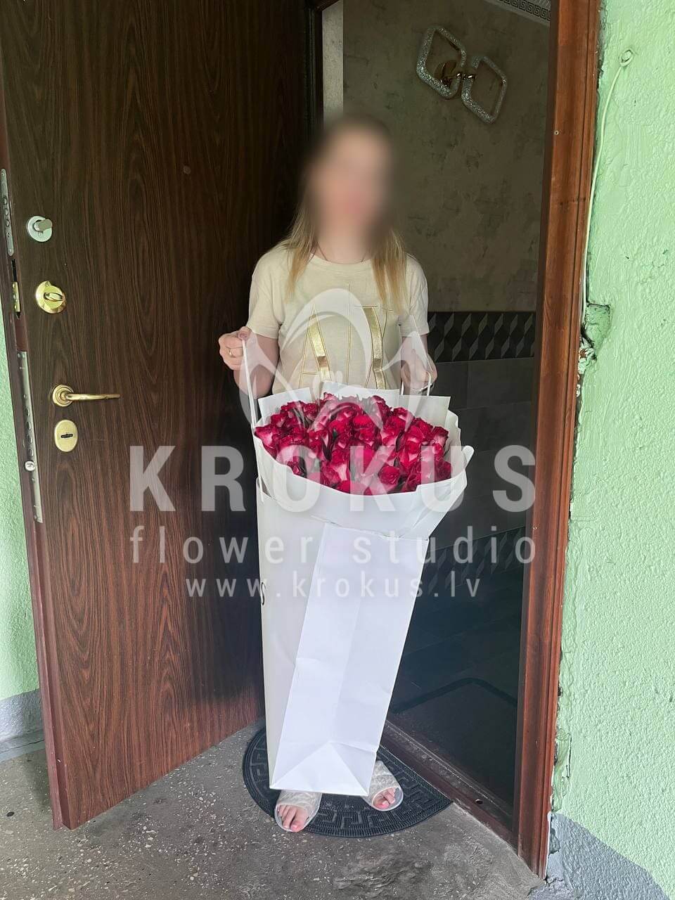 Deliver flowers to Skulte (pink rosesbicolor roses)