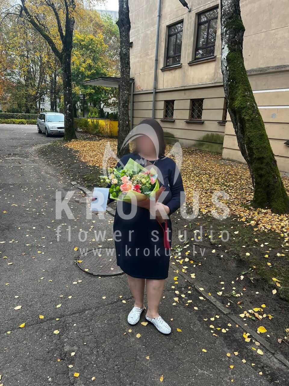 Deliver flowers to Rīga ()