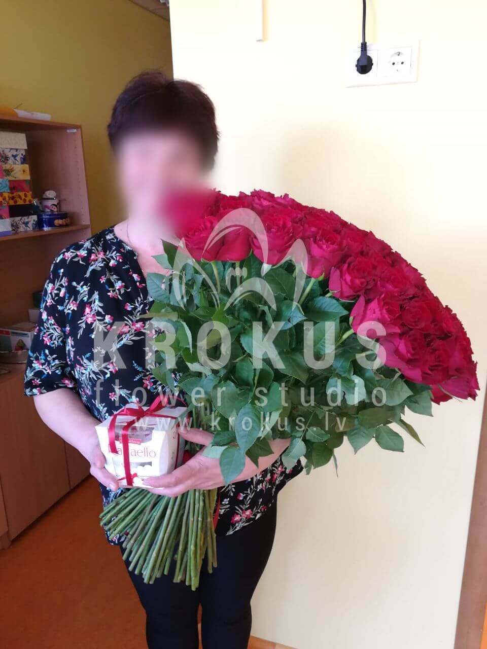 Ziedu piegāde Latvia Ķegums (sarkanas rozes)