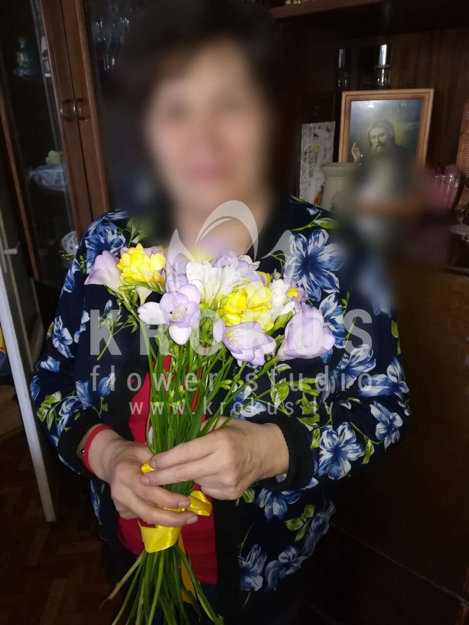 Deliver flowers to Rīga (freesia)