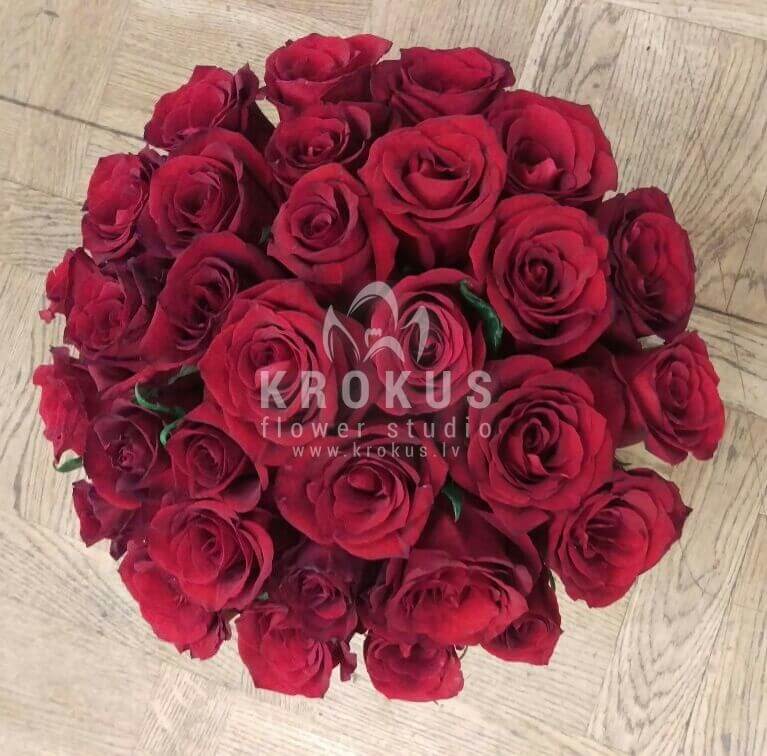 Deliver flowers to Latvia (boxred roses)
