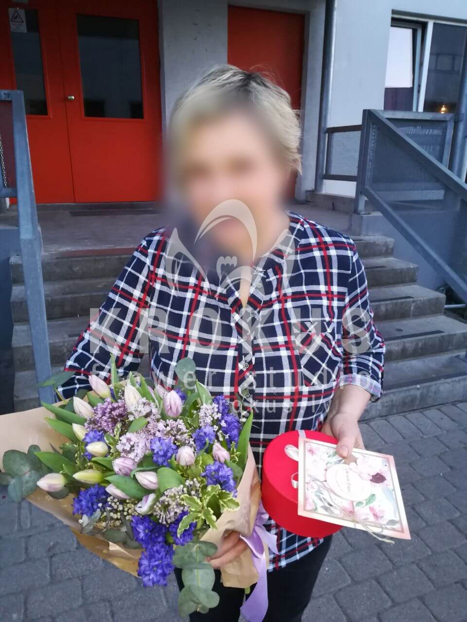 Deliver flowers to Rīga (lilacstulipshyacinthgum tree)