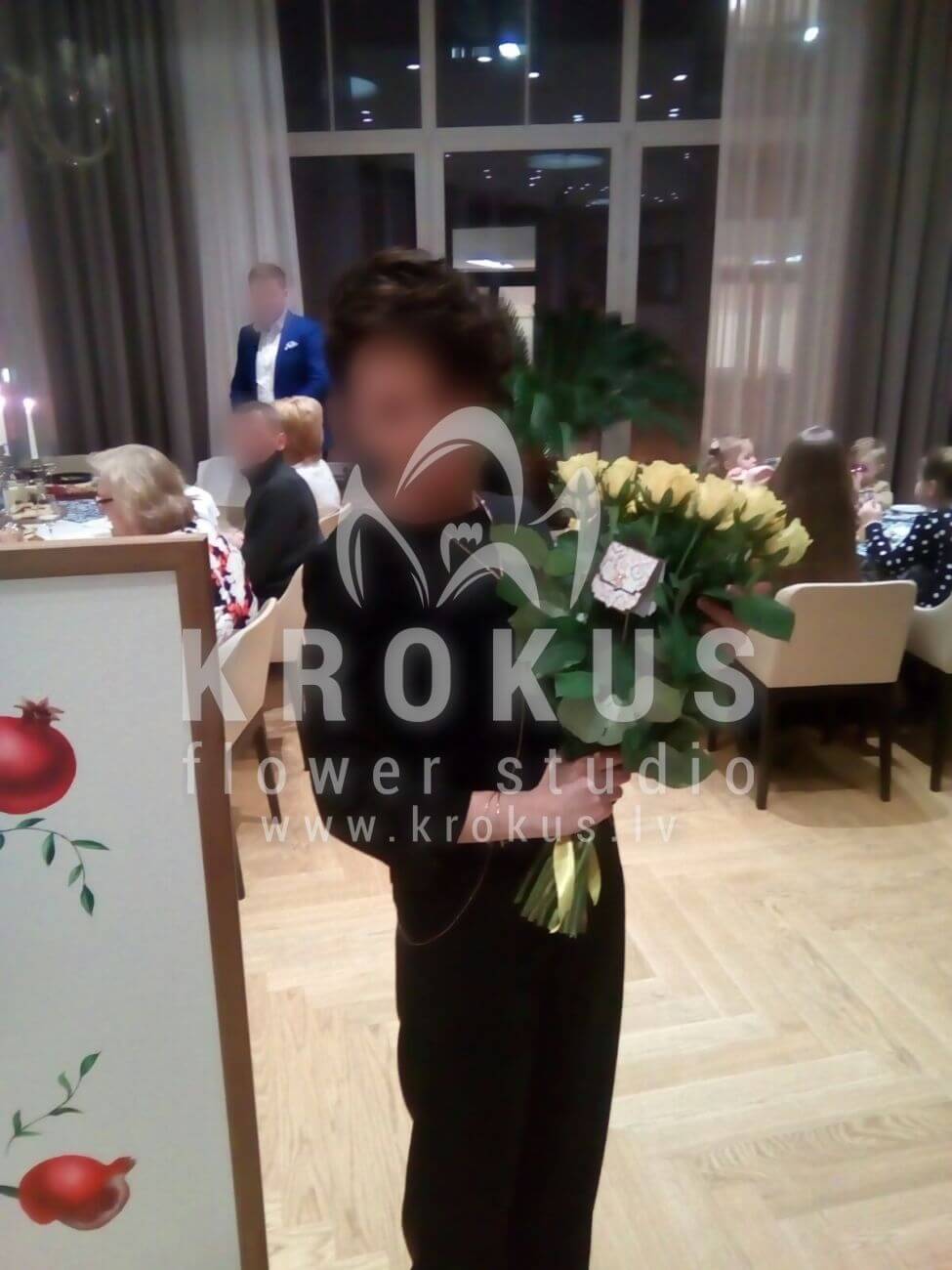 Deliver flowers to Latvia (yellow roses)