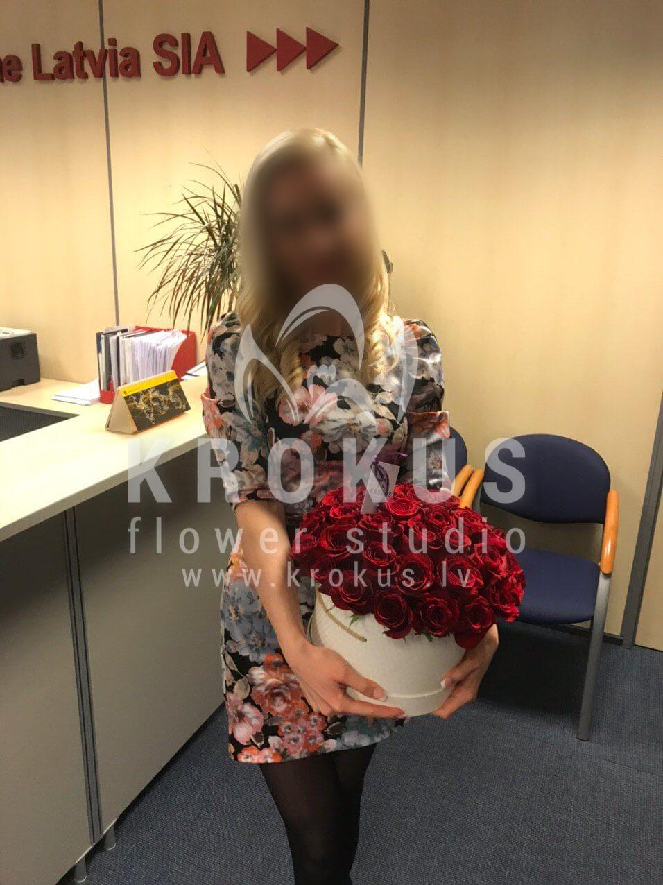 Deliver flowers to Rīga (boxred roses)