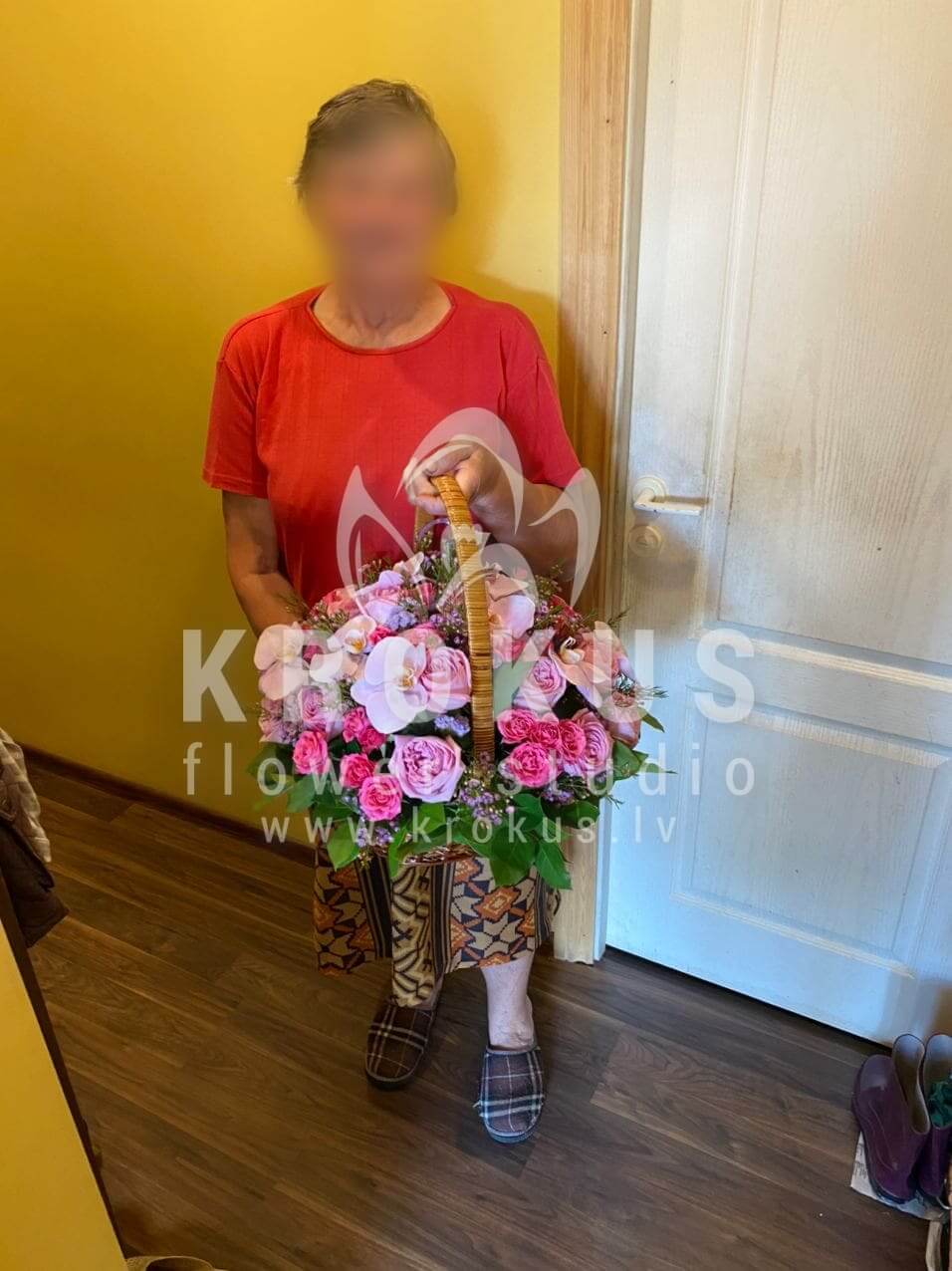 Доставка цветов в город Latvia (кустовые розырозовые розыорхидеиваксфлауэрстатицасалал)