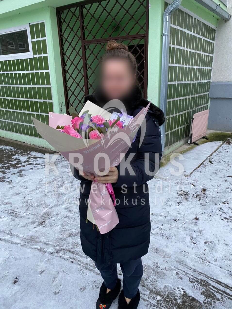 Deliver flowers to Rīga (pink rosesfreesiagum tree)