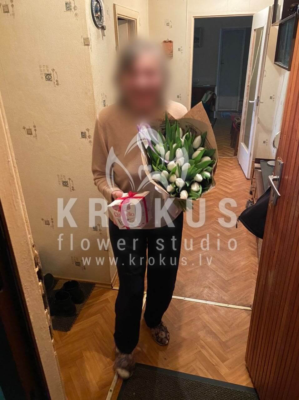 Ziedu piegāde Latvia Rīga (tulpespeonveidīgas tulpes)