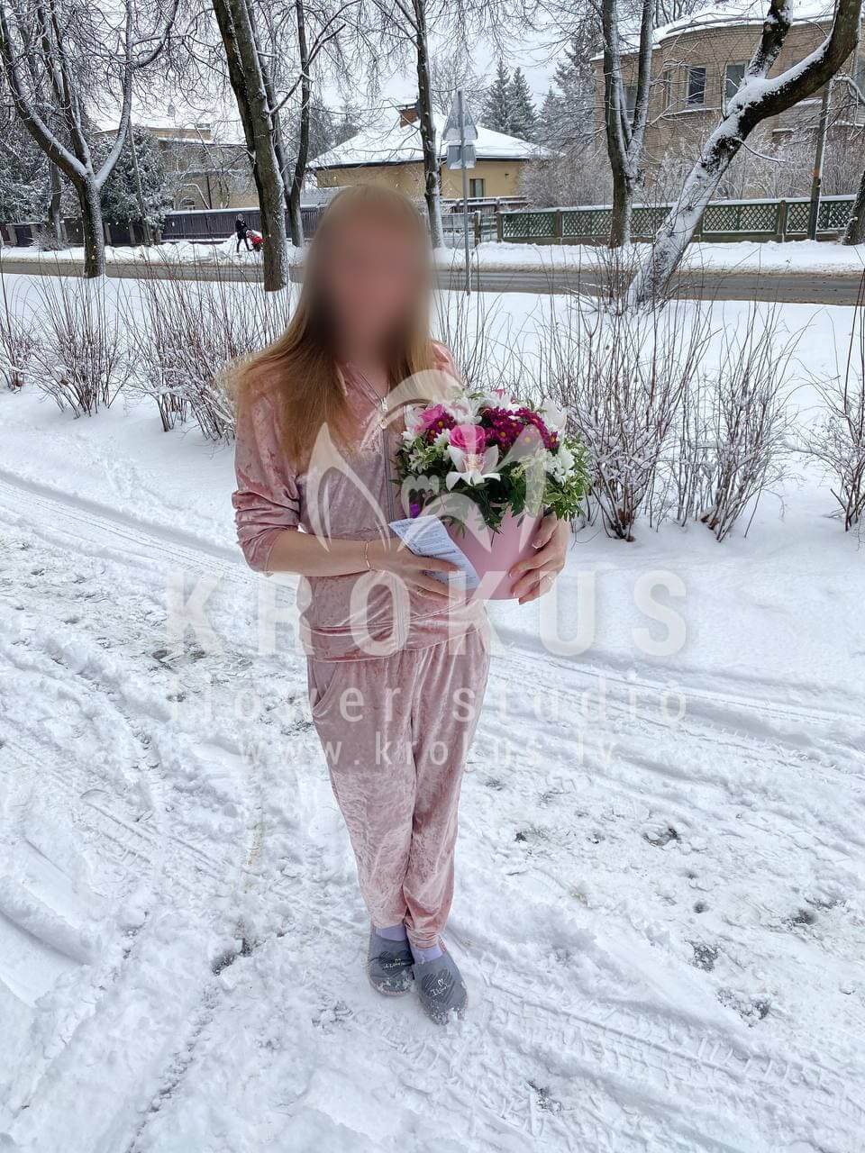 Deliver flowers to Rīga (shrub rosespistaciaorchidschrysanthemums)