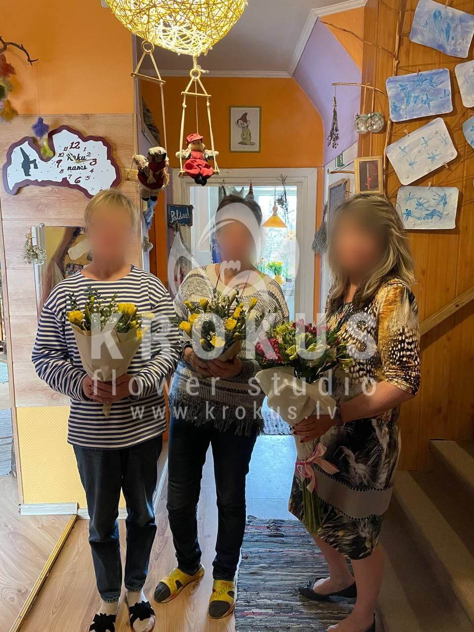 Доставка цветов в город Рига (фисташканарциссальстромерияваксфлауэрэвкалипт)