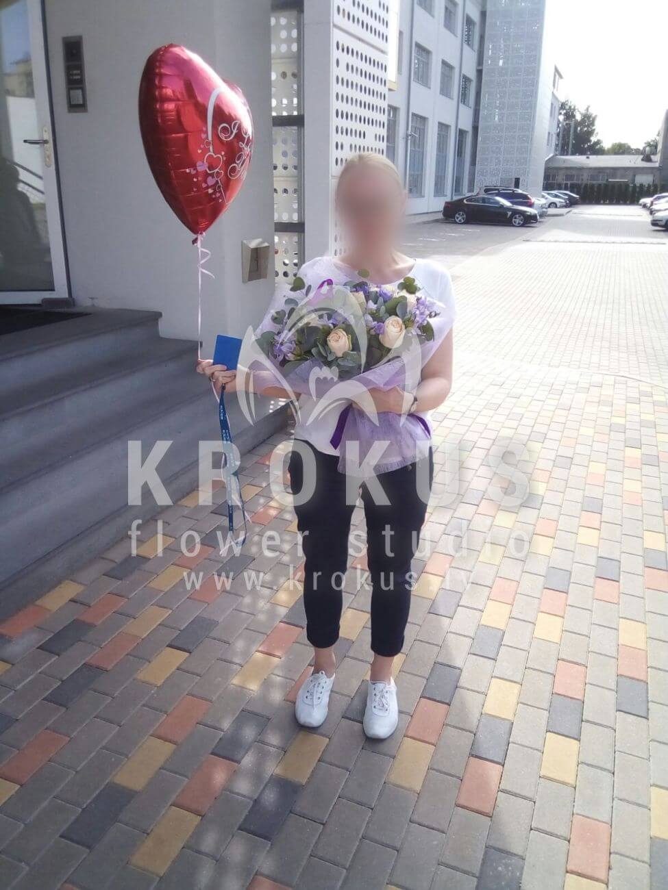 Доставка цветов в город Latvia (розовые розыфрезииэвкалипт)