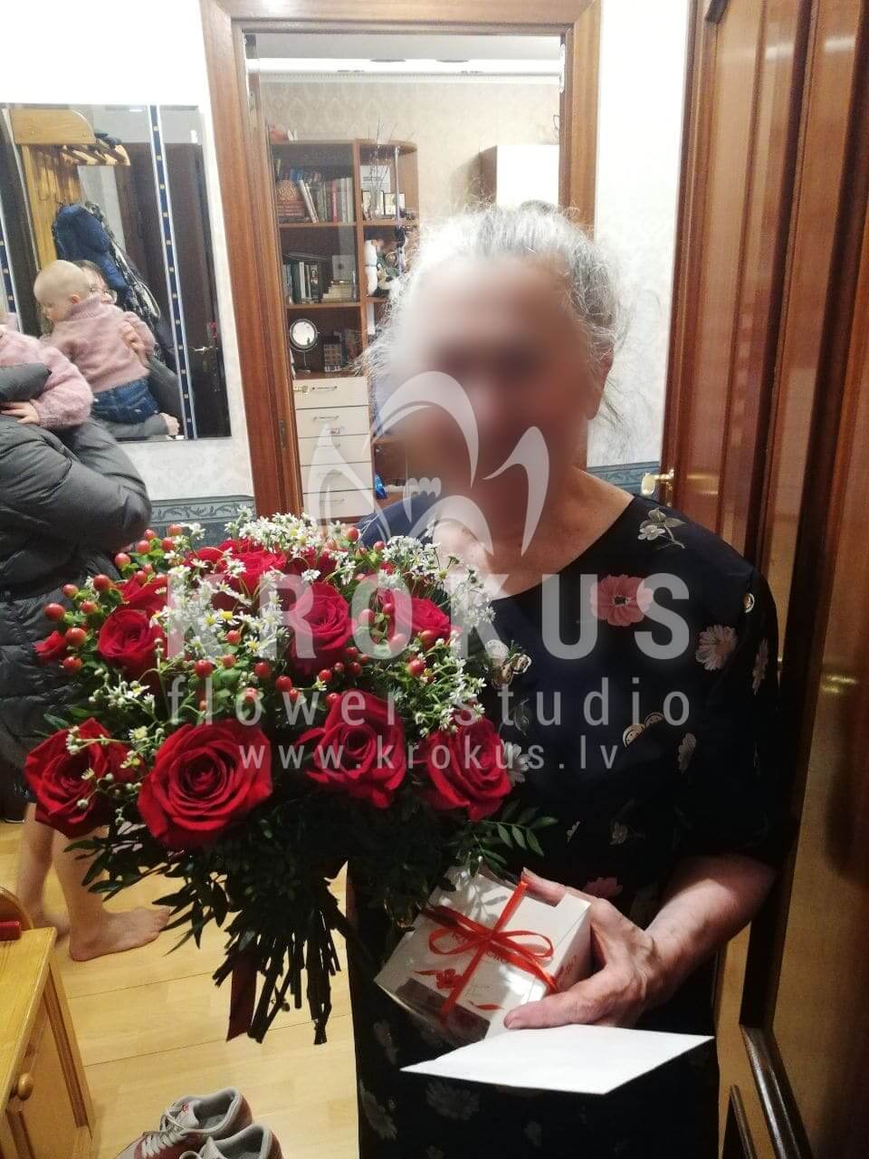 Deliver flowers to Rīga (pistaciatanacetumcamomileshypericumred roses)