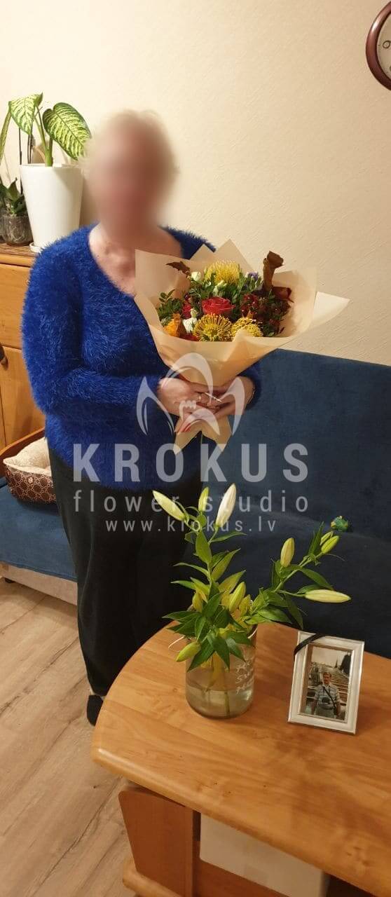 Доставка цветов в город Рига (кустовые розыдекортыквалеукоспермумгиперикумлизиантусы (эустома))