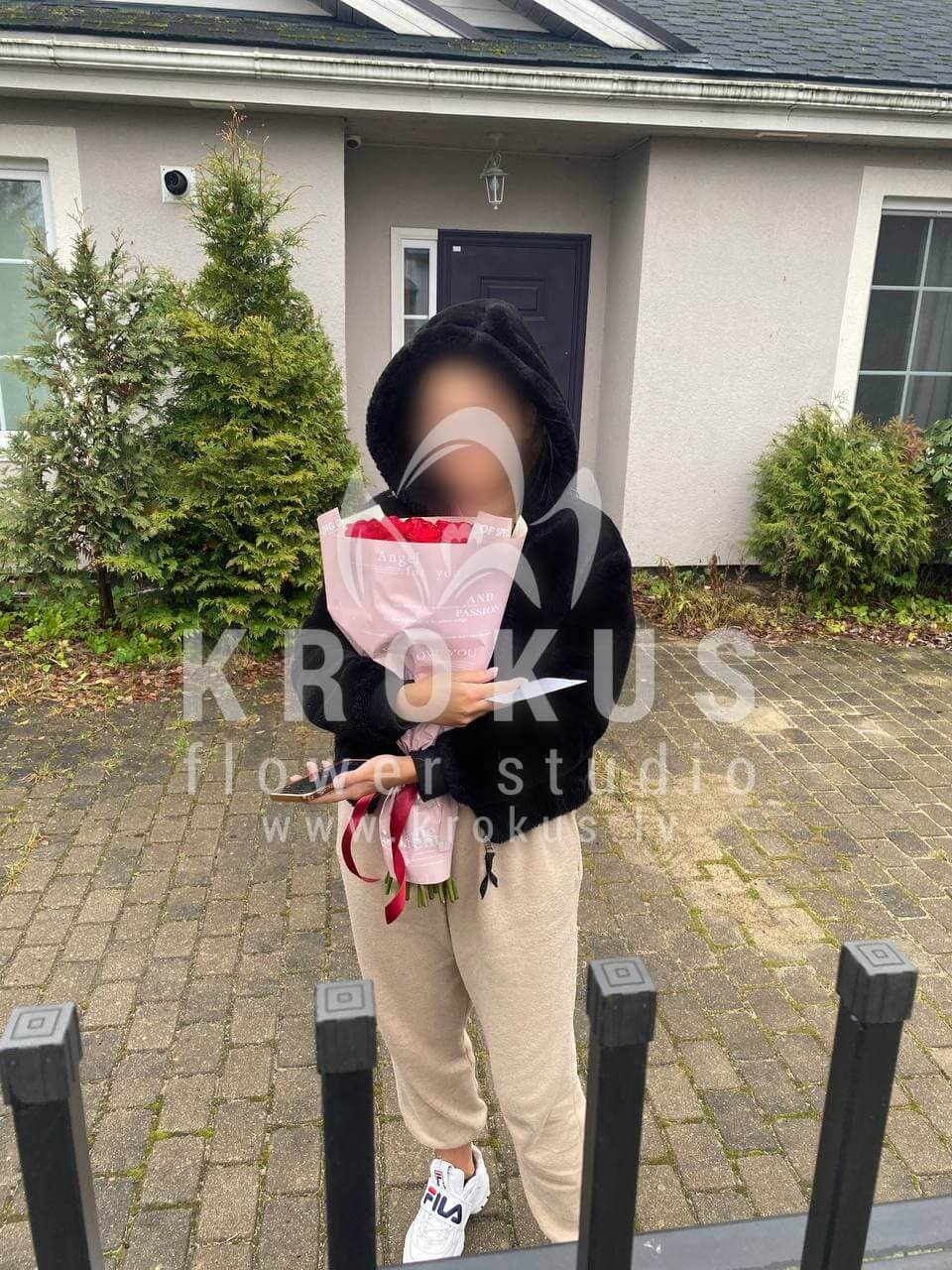 Deliver flowers to Lapenieki (red roses)