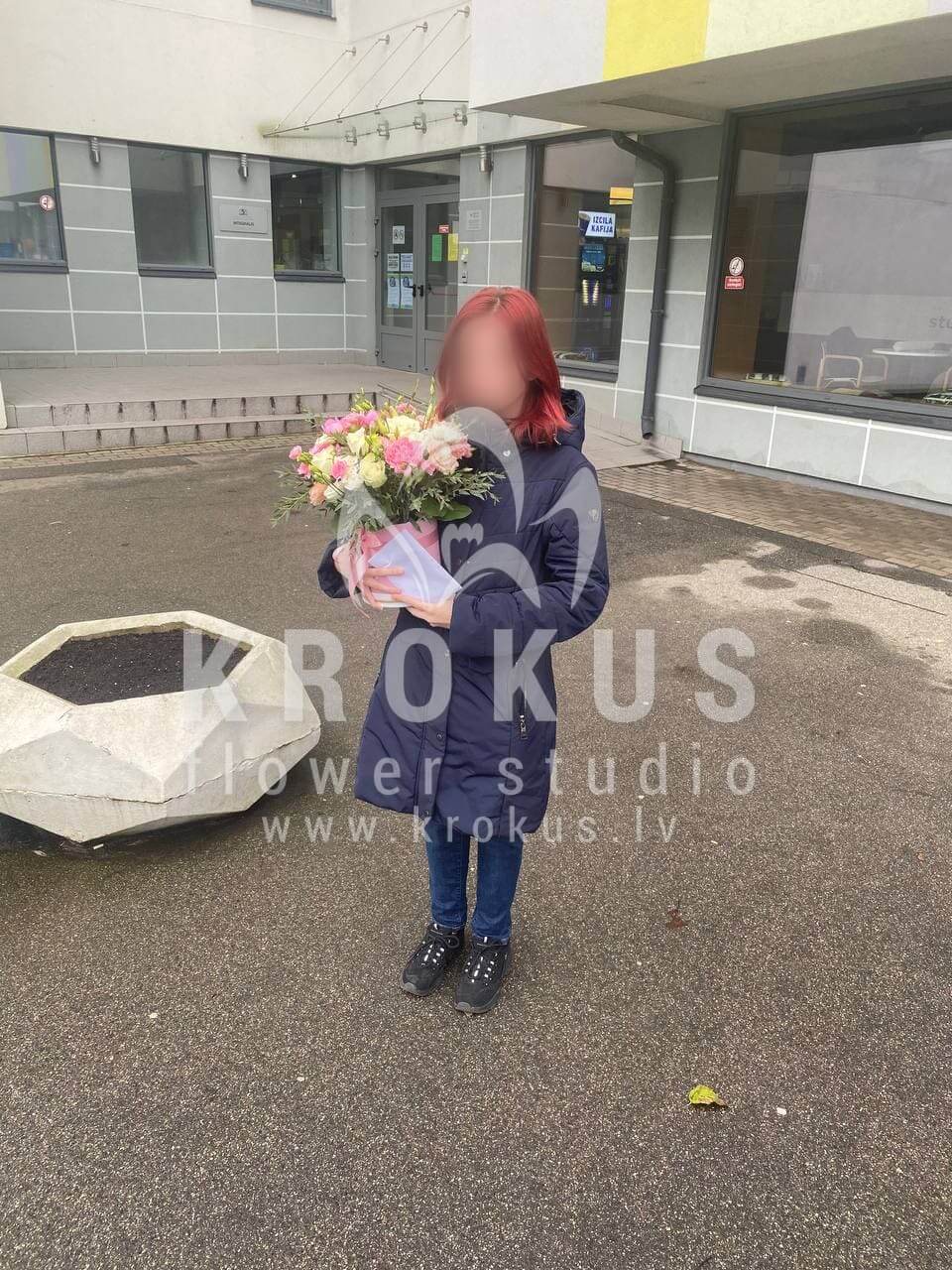 Доставка цветов в город Рига (розовые розыфисташкагвоздикипионовидные розыэвкалиптгенистализиантусы (эустома))