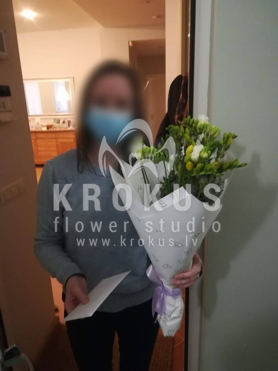 Deliver flowers to Rīga (freesia)